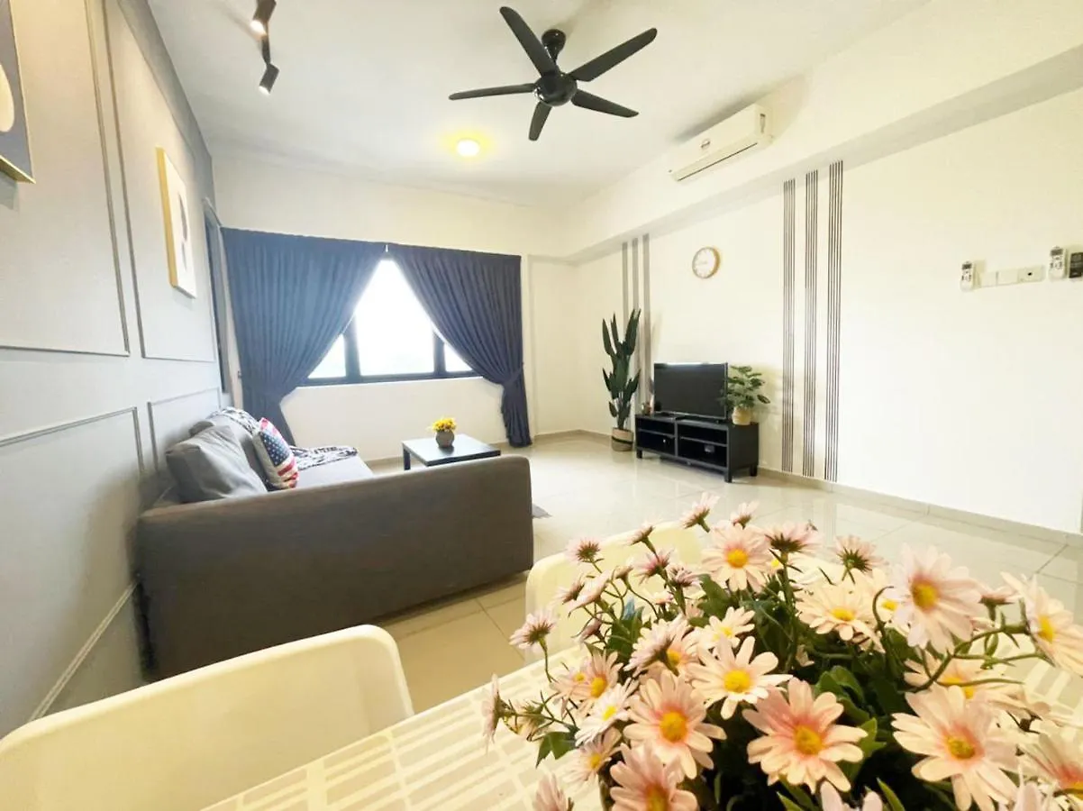 Encorp Strand Lovely 2Br Condo At Kota Damansara Petaling Jaya