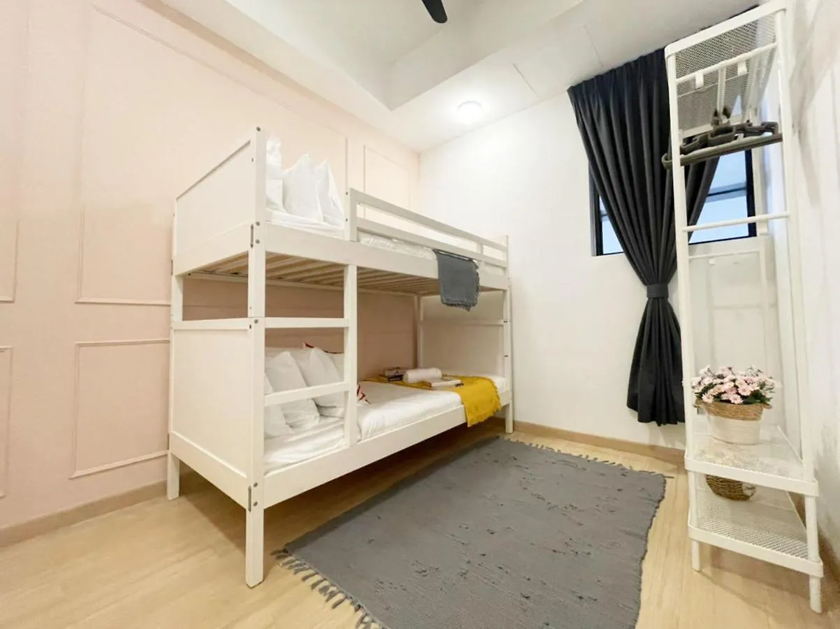 Encorp Strand Lovely 2Br Condo At Kota Damansara Petaling Jaya 0*,  Malaysia
